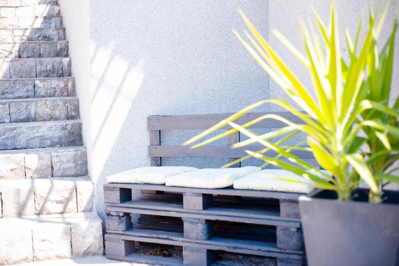 Apartman Nono Splitska Exterior foto